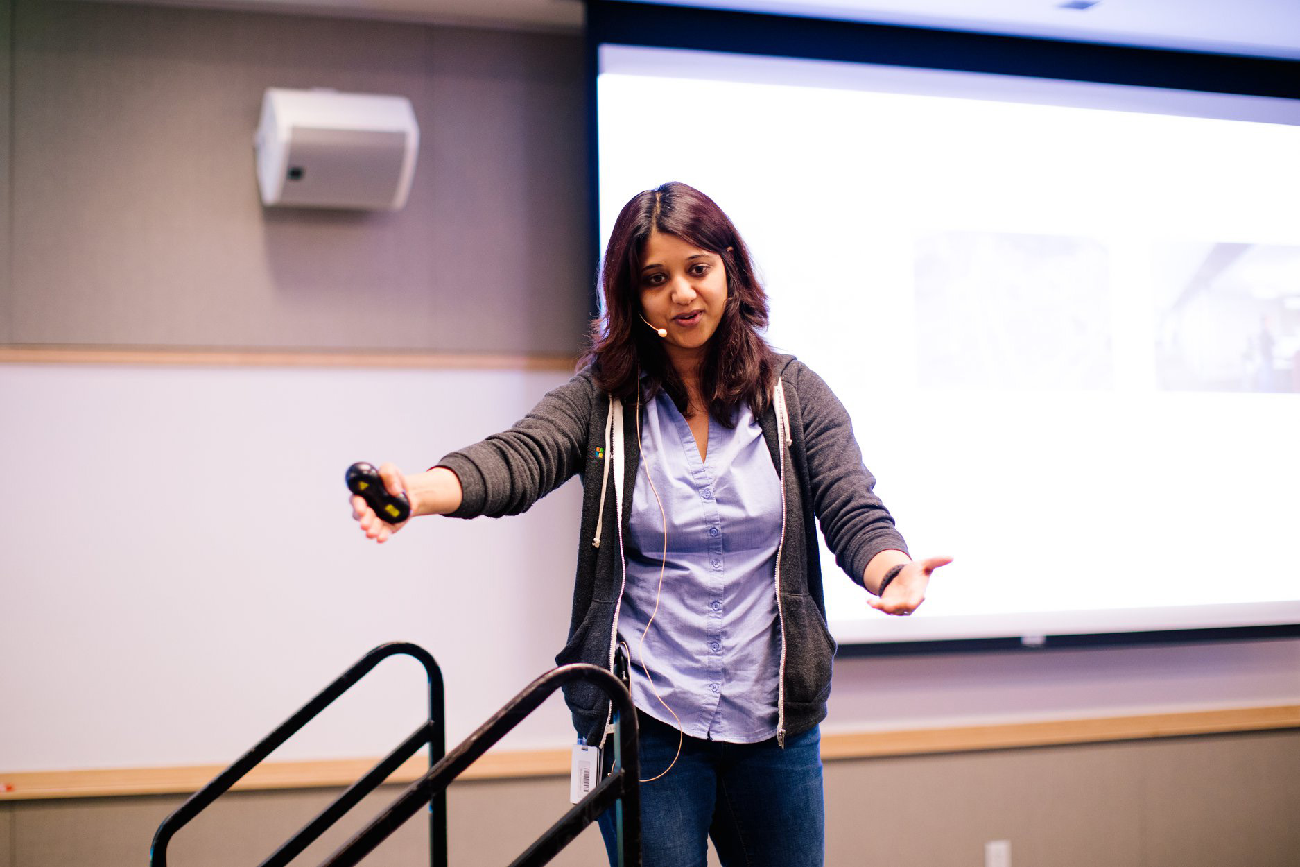 Microsoft Product Manager Shivani Pradhan gives a talk on Edge Computing at Microsoft Hardware Girl Geek Dinner.